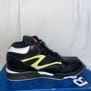 Reebok Pump Omni Lite. Dee Brown. Mens size 9.5. Black, white, Varsity Orange